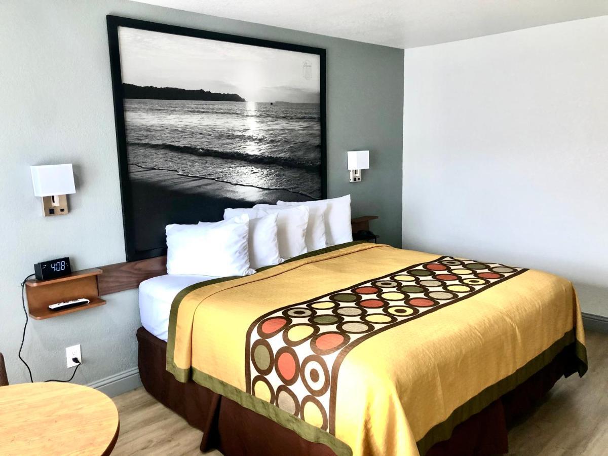 Super 8 By Wyndham Fort Bragg Exteriör bild
