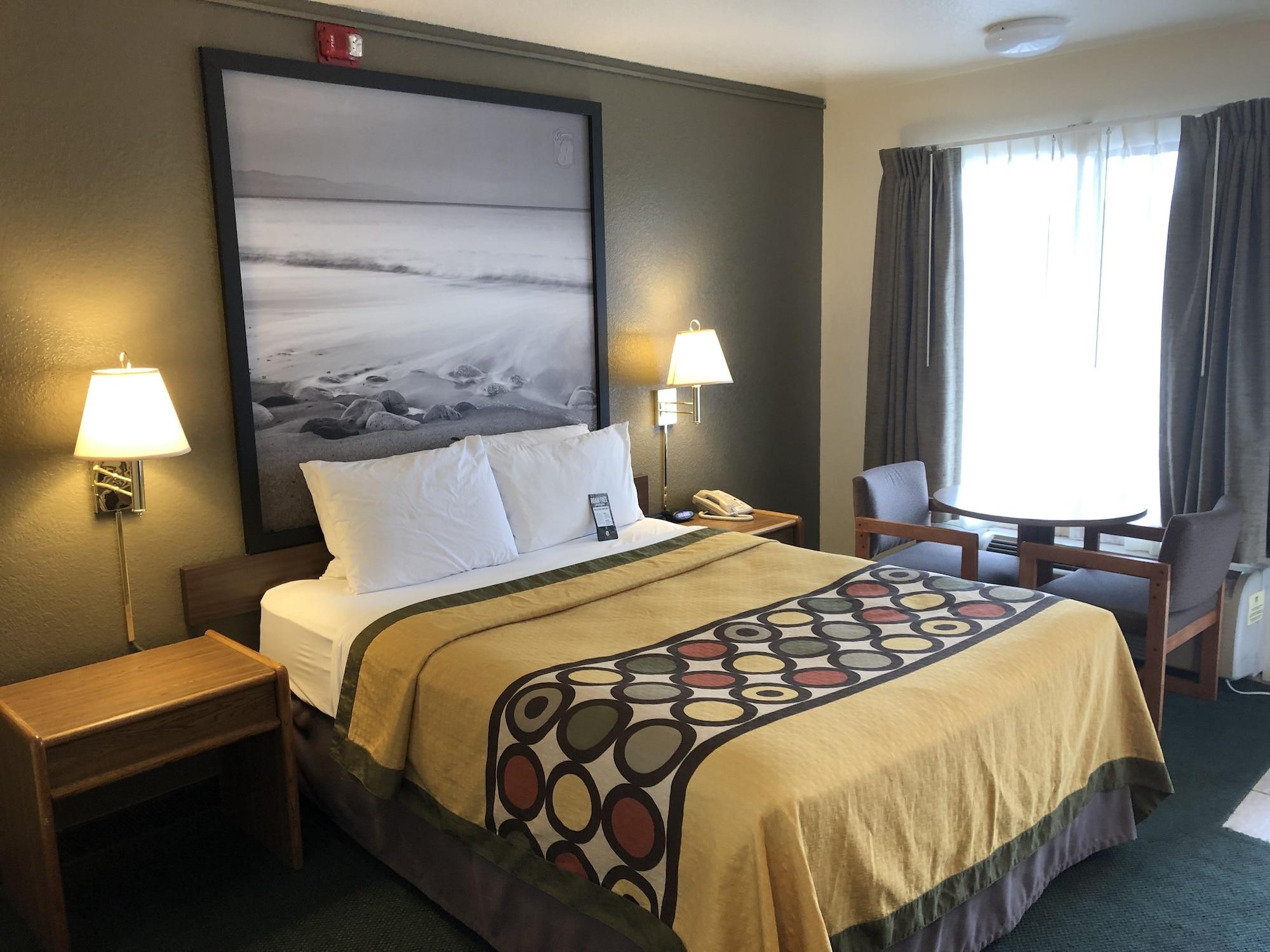 Super 8 By Wyndham Fort Bragg Exteriör bild