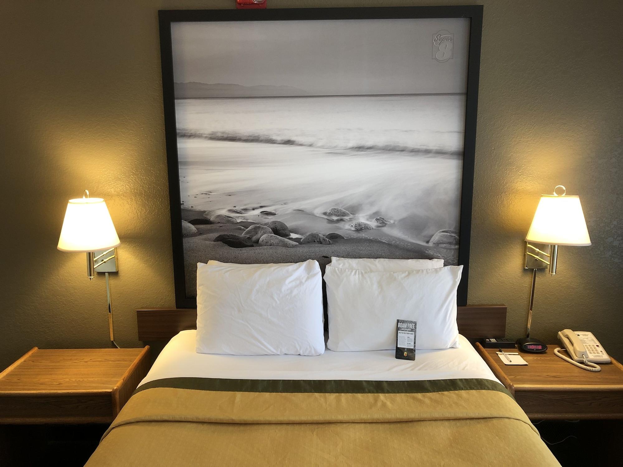 Super 8 By Wyndham Fort Bragg Exteriör bild