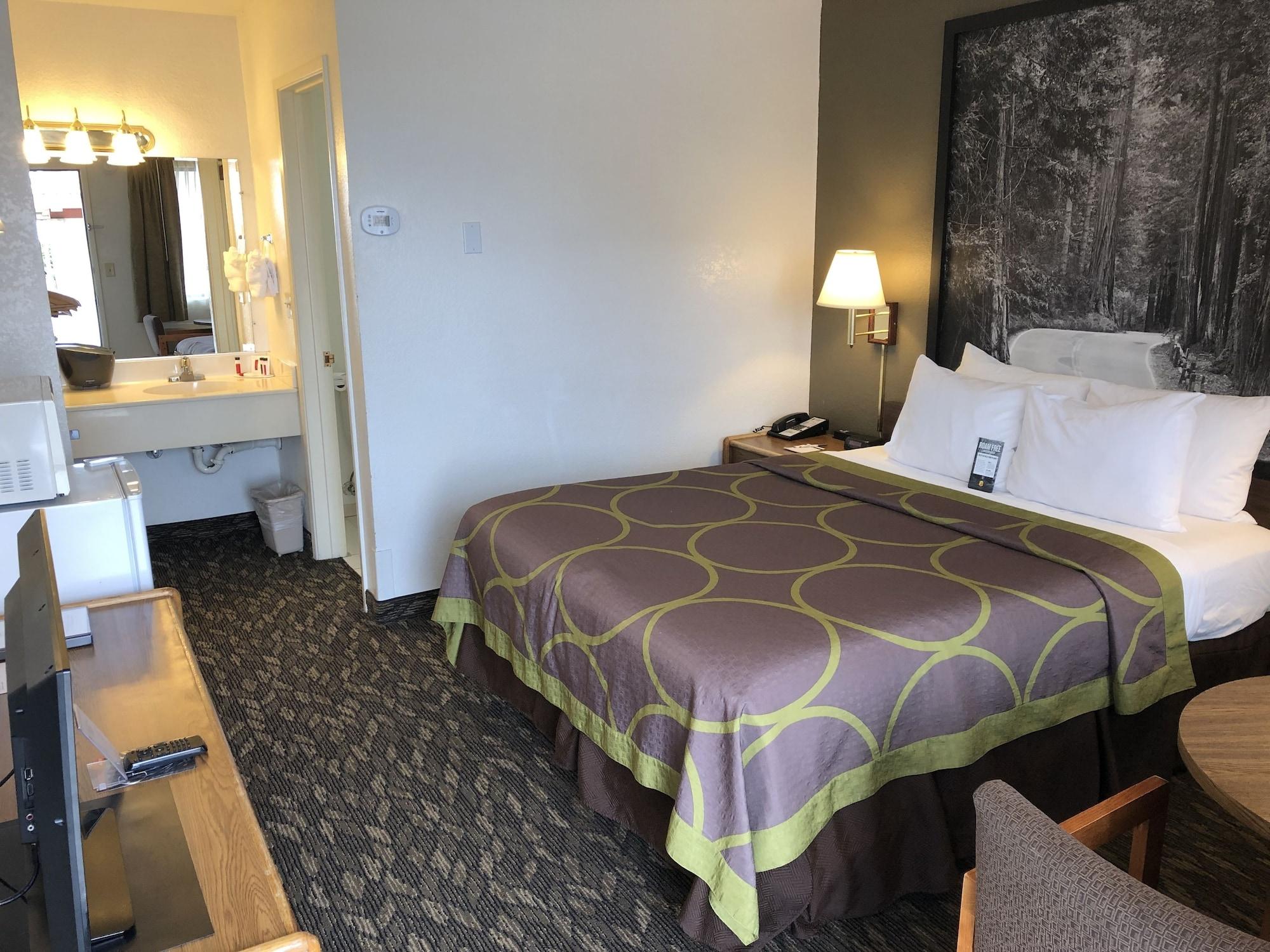 Super 8 By Wyndham Fort Bragg Exteriör bild