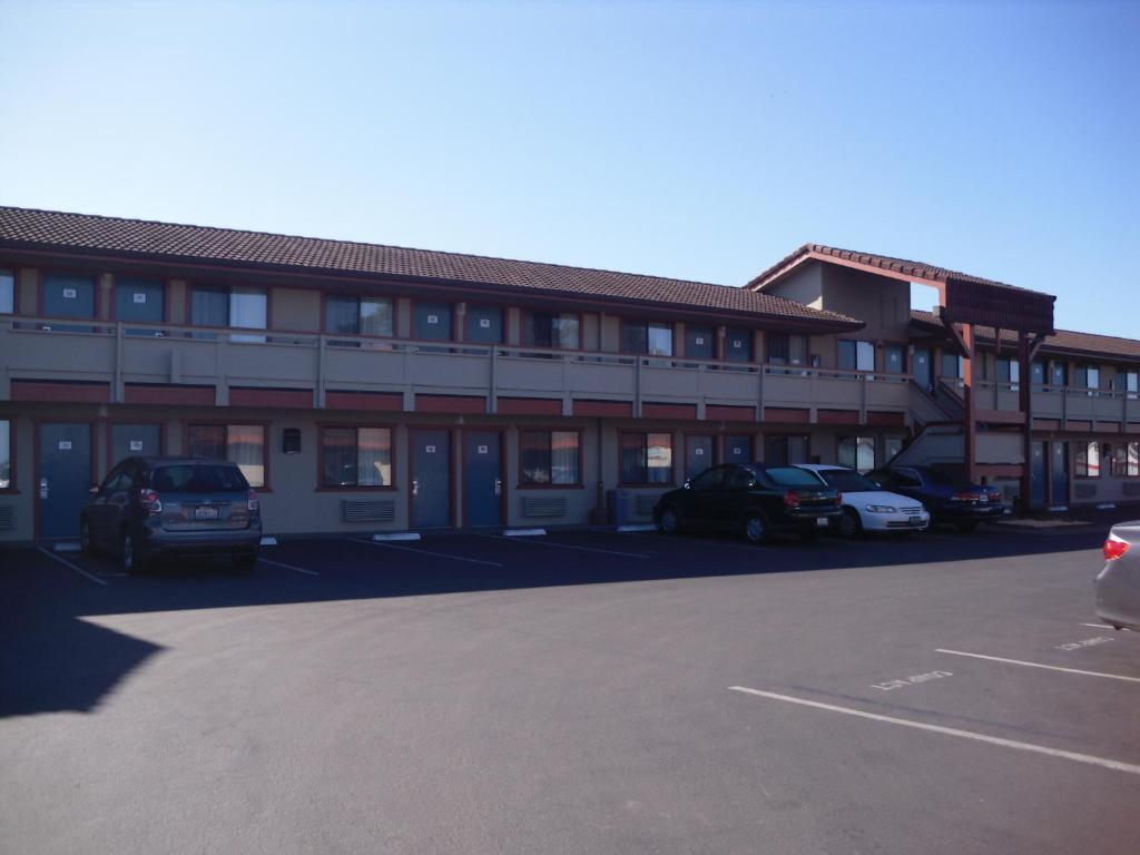 Super 8 By Wyndham Fort Bragg Exteriör bild